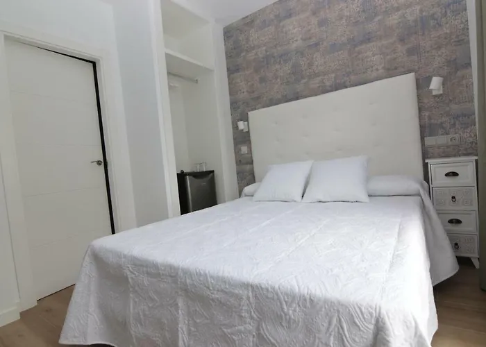 Castillo Hotel *